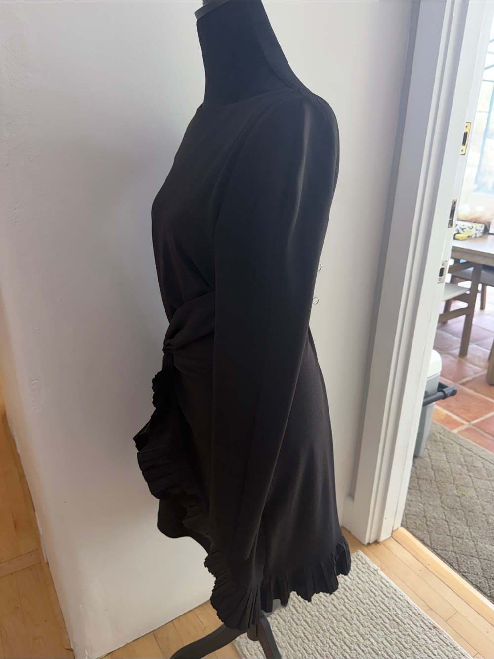 Women’s Black Long-Sleeve Knot Front Ruffle Hem Dress